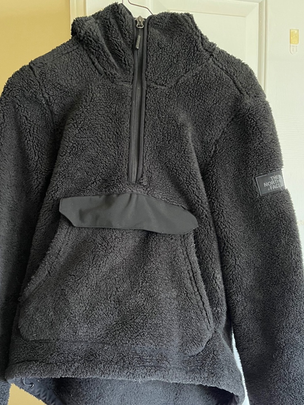 The North Face women’s black fleece pullover hoodie
